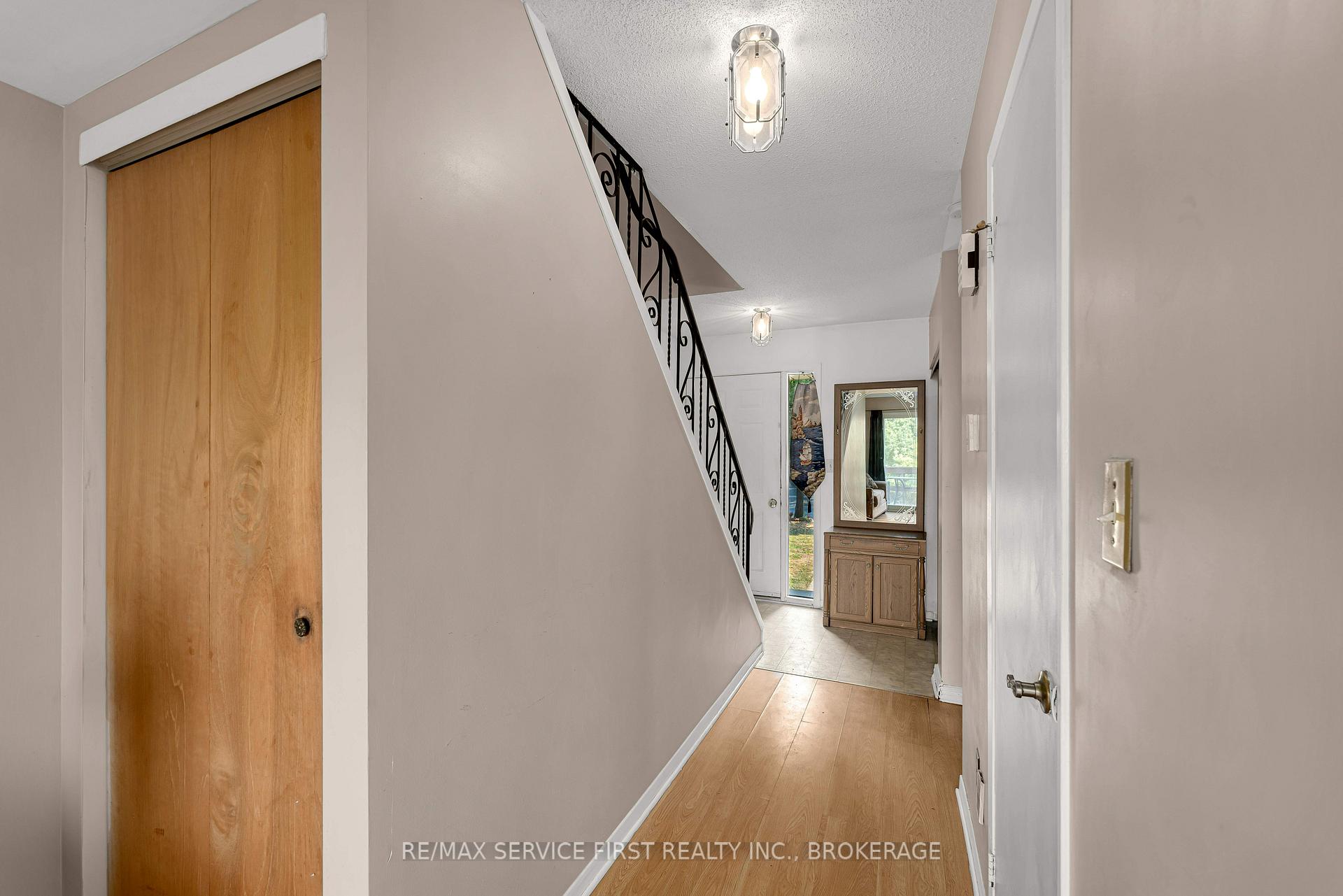 Photo 4 of 880 Muirfield Crescent, Kingston, East Gardiners Rd — HOMEH