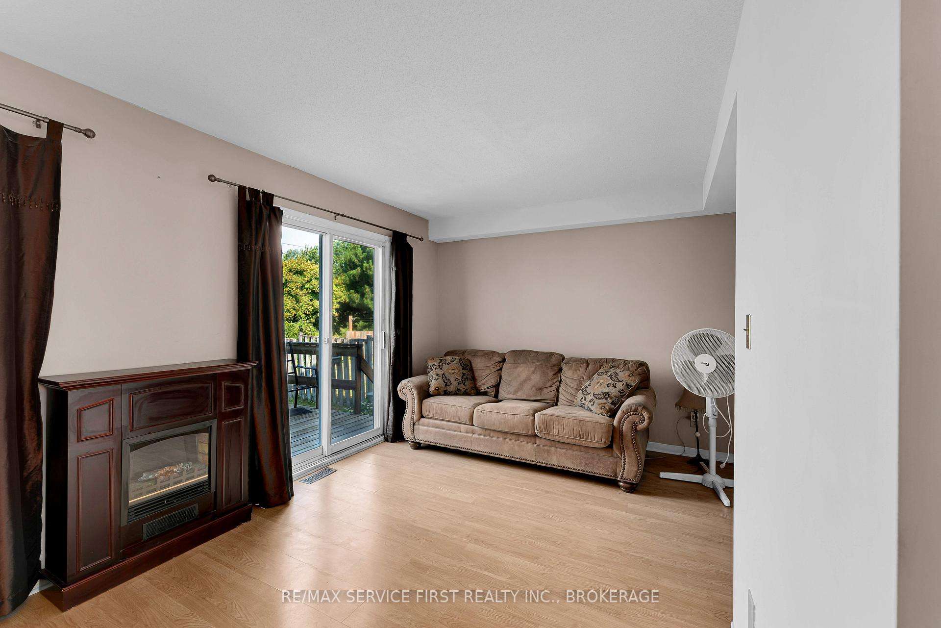 Photo 12 of 880 Muirfield Crescent, Kingston, East Gardiners Rd — HOMEH