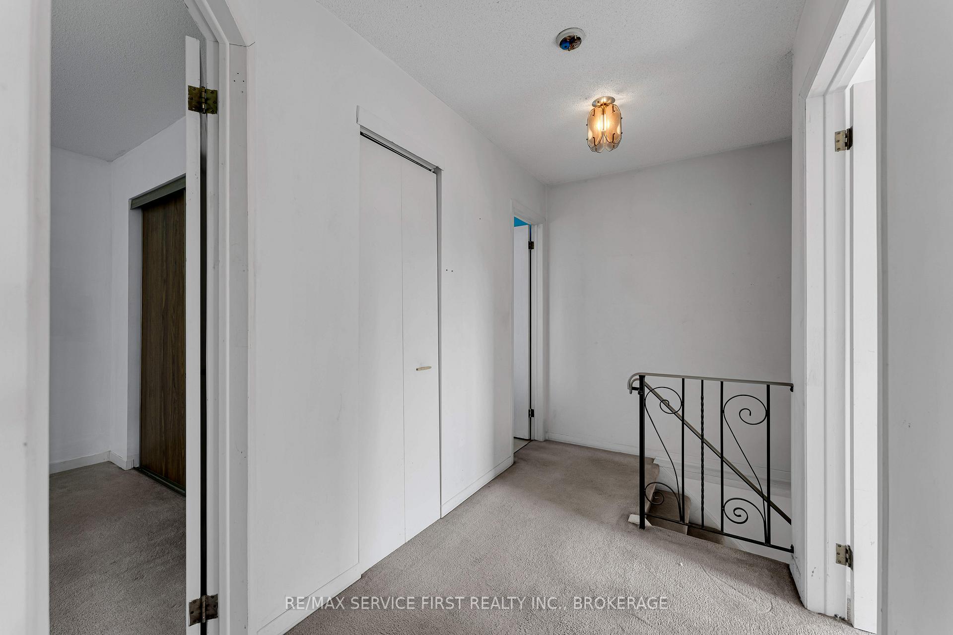 Photo 14 of 880 Muirfield Crescent, Kingston, East Gardiners Rd — HOMEH