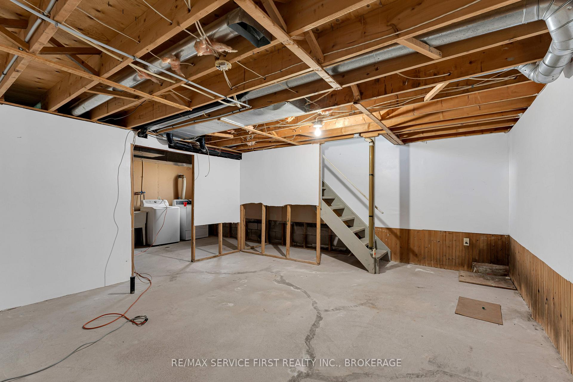 Photo 25 of 880 Muirfield Crescent, Kingston, East Gardiners Rd — HOMEH
