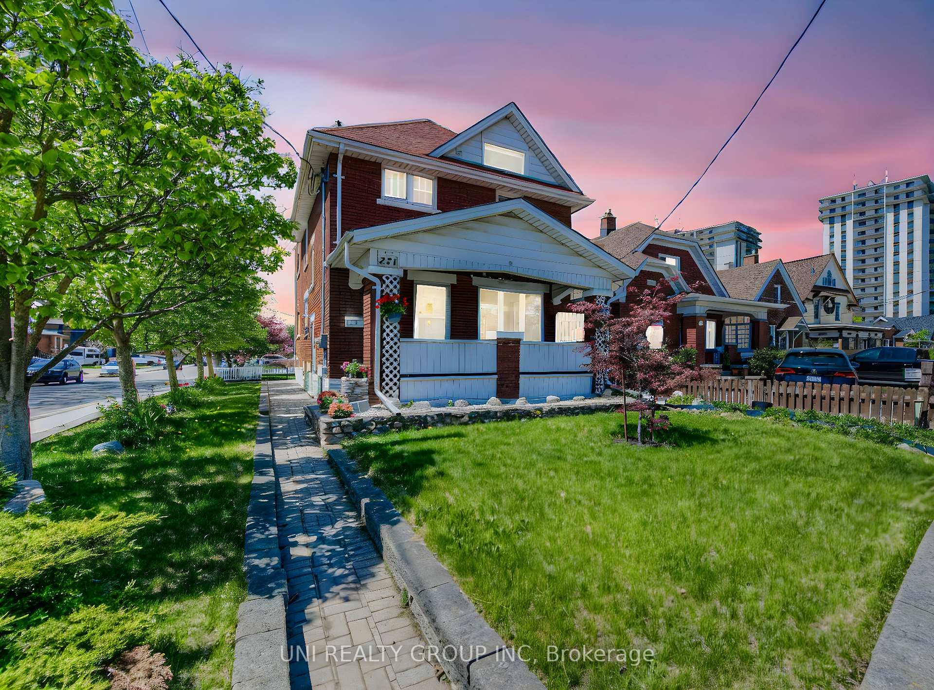 Photo 2 of 251 Margaret Avenue, Kitchener, Fairfield — HOMEH