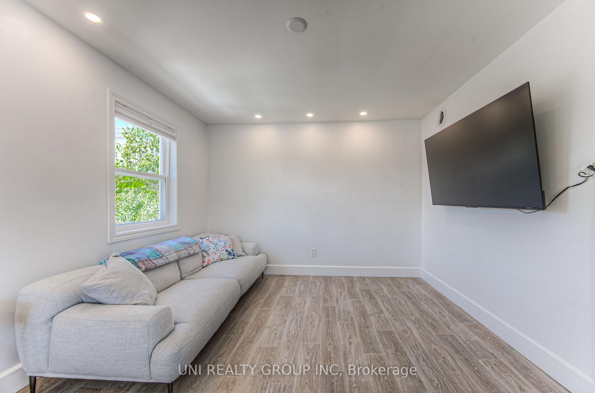 Photo 33 of 251 Margaret Avenue, Kitchener, Fairfield — HOMEH