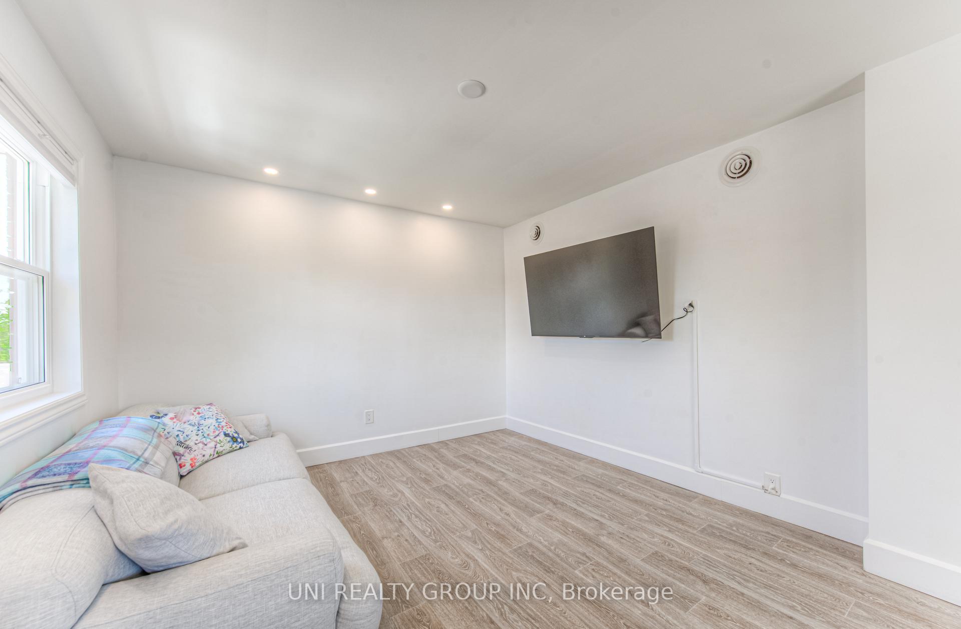 Photo 34 of 251 Margaret Avenue, Kitchener, Fairfield — HOMEH