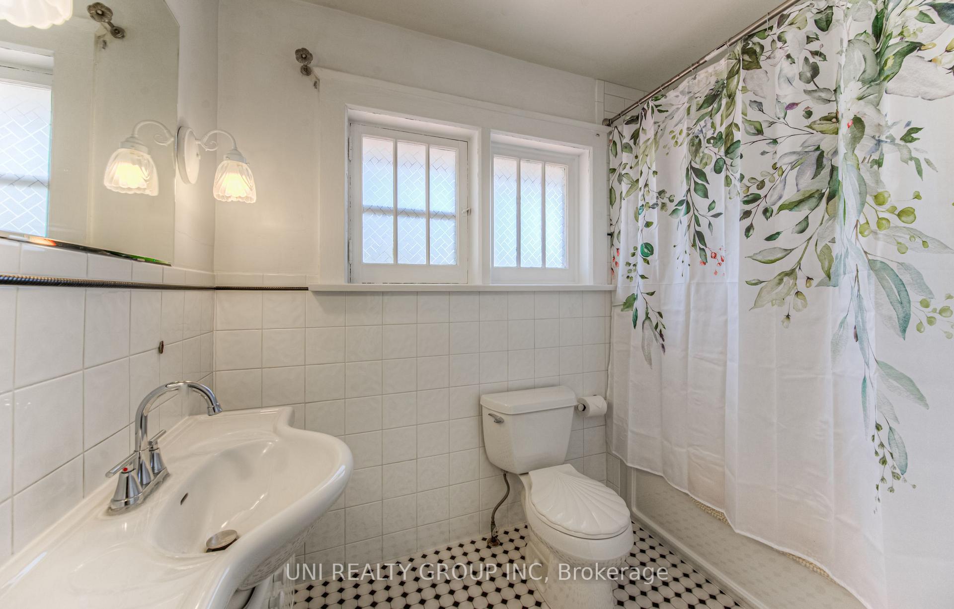 Photo 37 of 251 Margaret Avenue, Kitchener, Fairfield — HOMEH