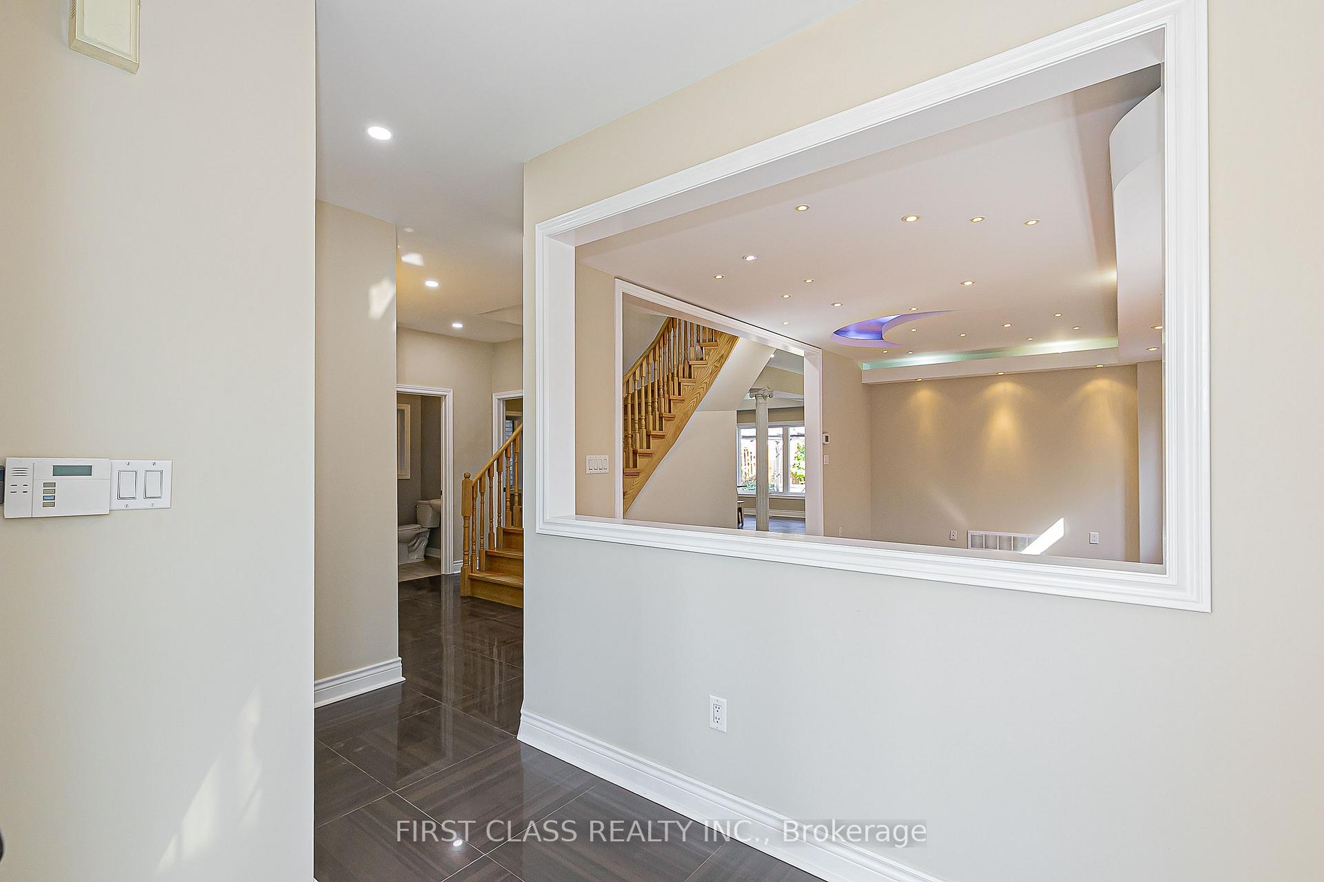 Photo 3 of 45 Summerlea Street, Markham, Middlefield — HOMEH