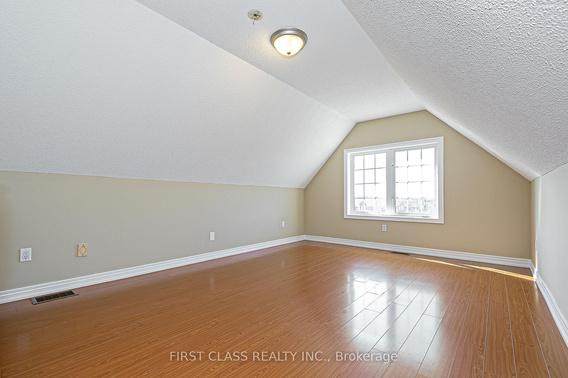 Photo 35 of 45 Summerlea Street, Markham, Middlefield — HOMEH