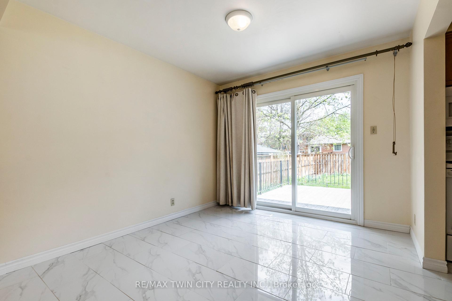Photo 7 of 413 Carson Drive, Kitchener — HOMEH