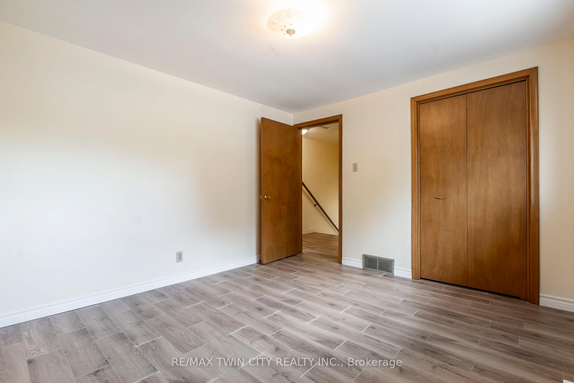 Photo 13 of 413 Carson Drive, Kitchener — HOMEH