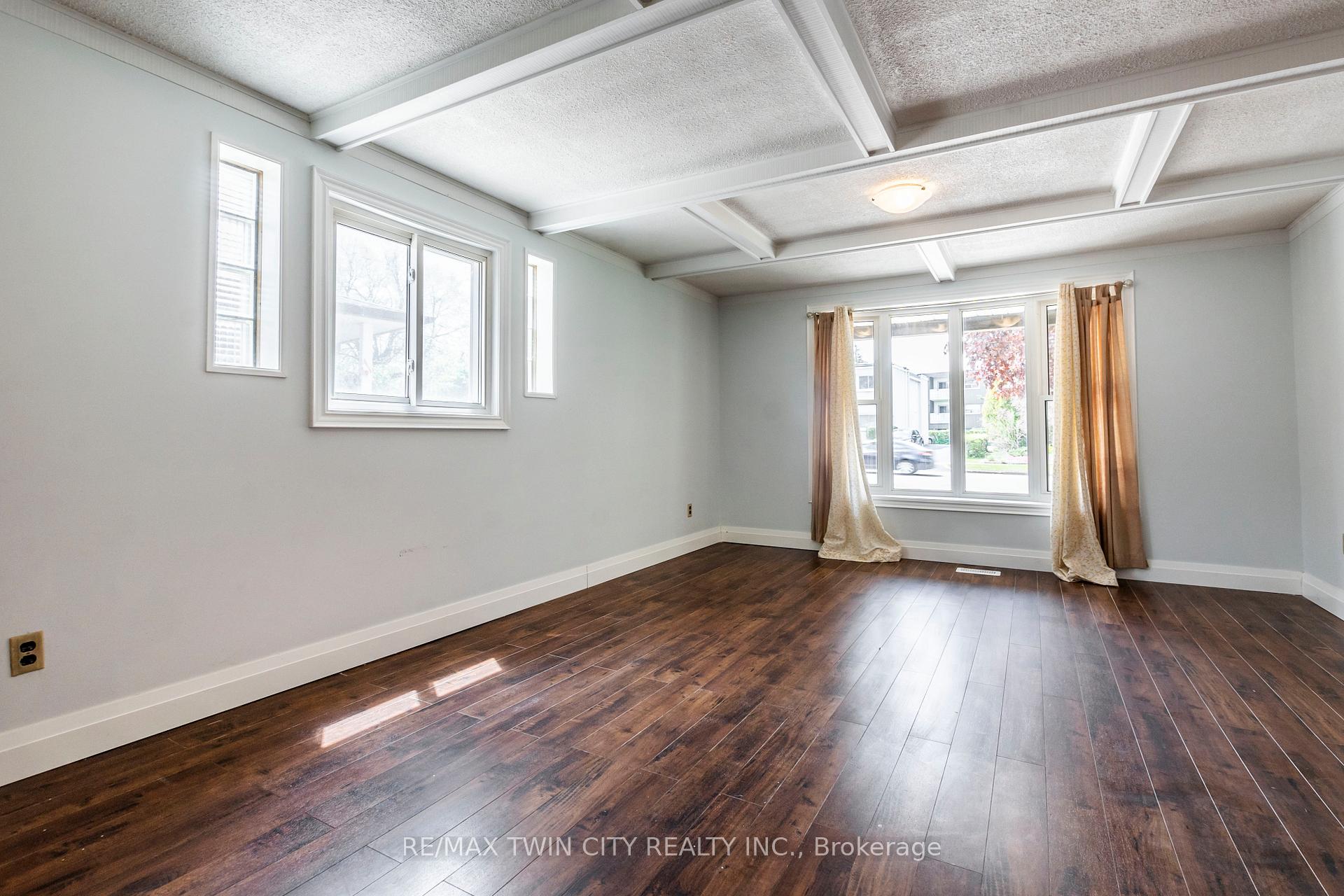Photo 17 of 413 Carson Drive, Kitchener — HOMEH
