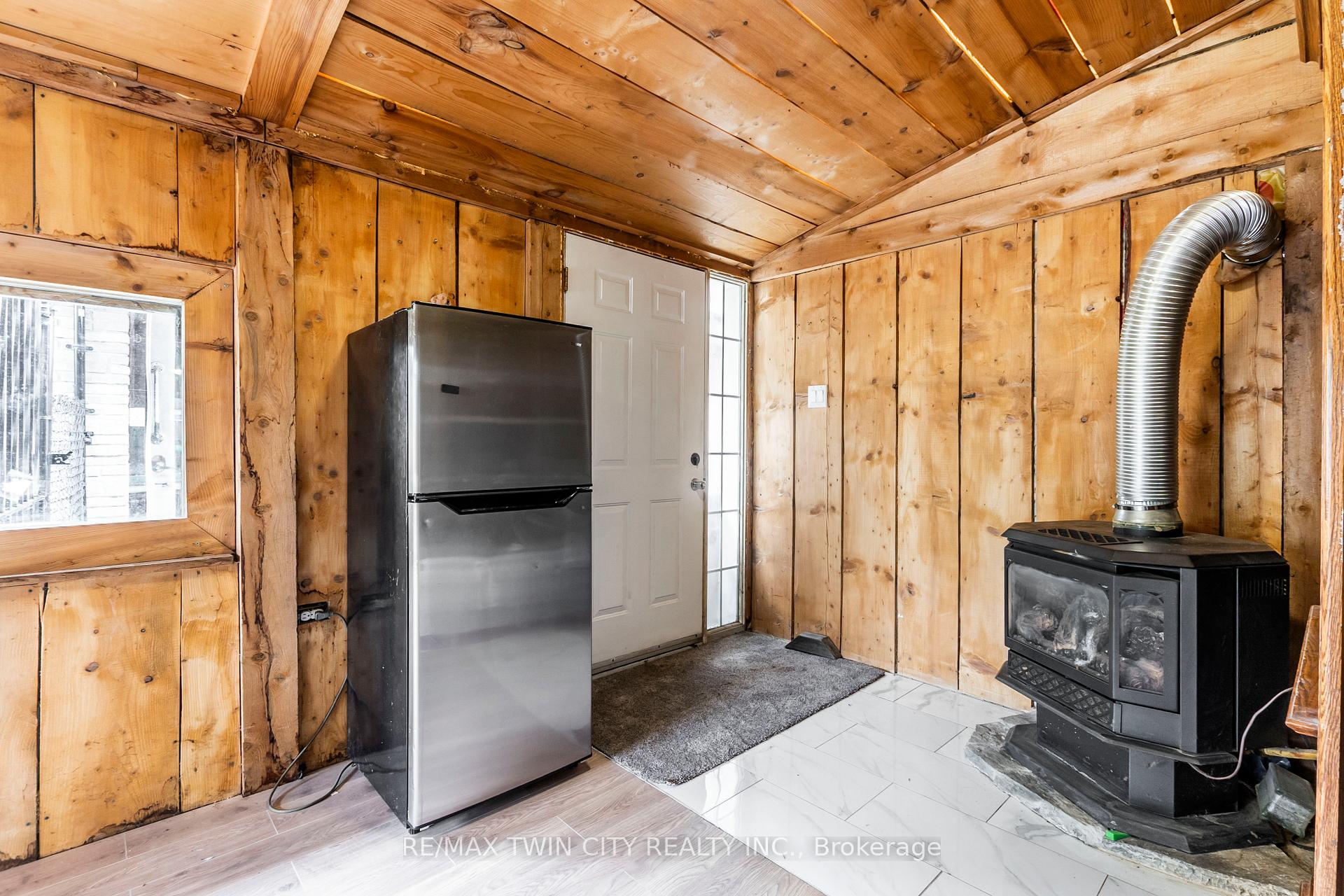 Photo 20 of 413 Carson Drive, Kitchener — HOMEH