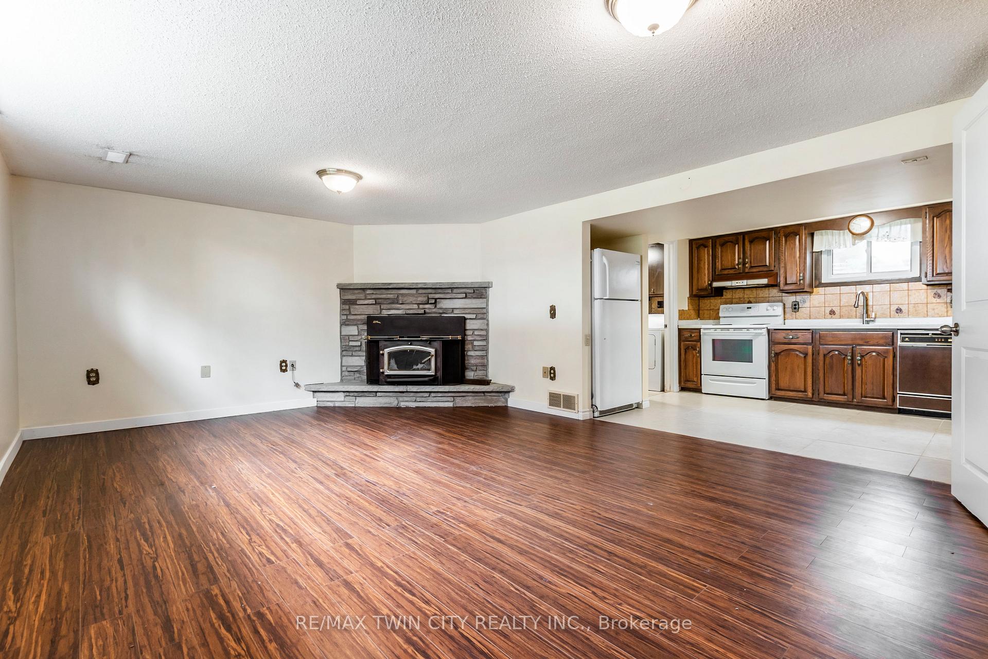 Photo 22 of 413 Carson Drive, Kitchener — HOMEH