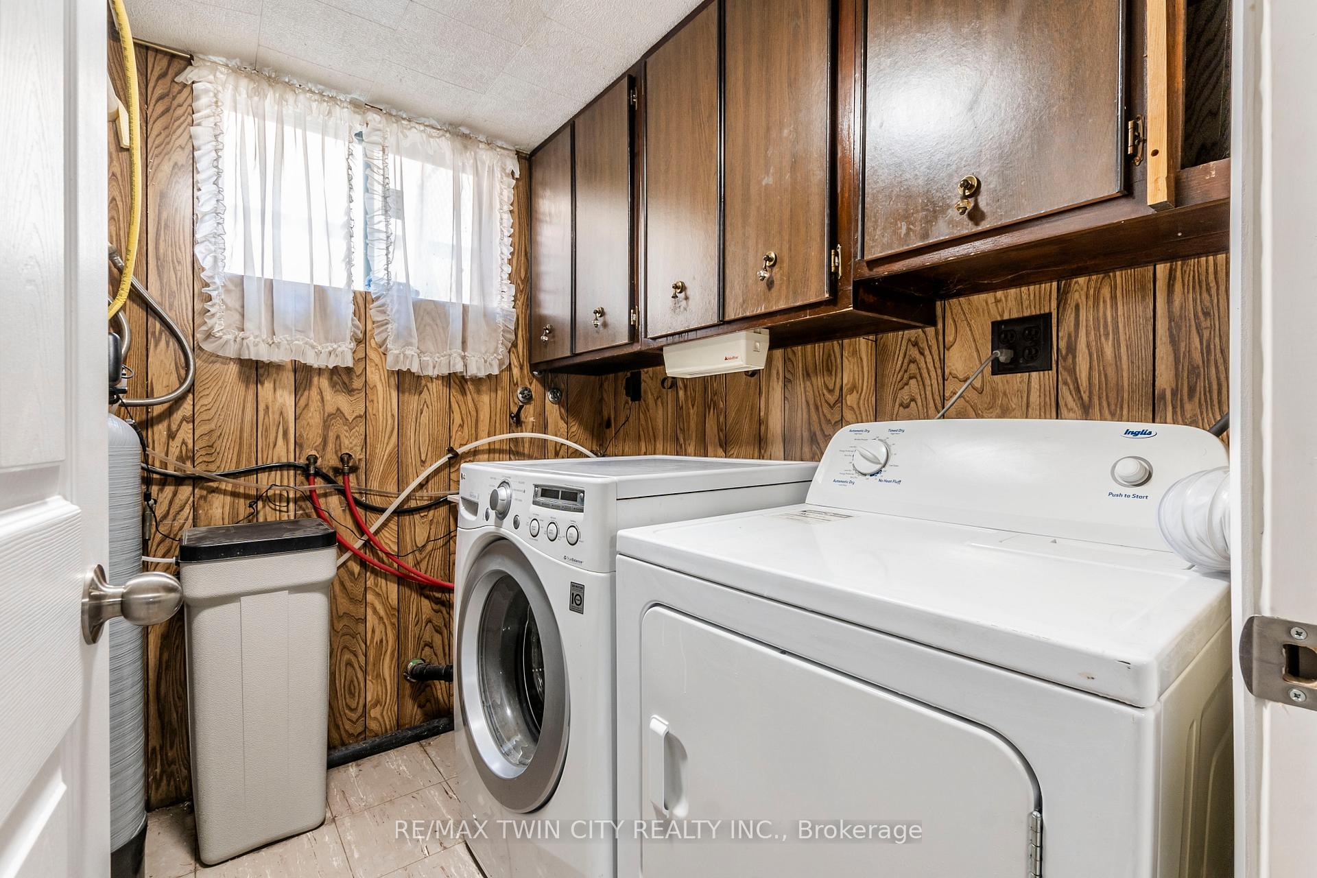 Photo 26 of 413 Carson Drive, Kitchener — HOMEH