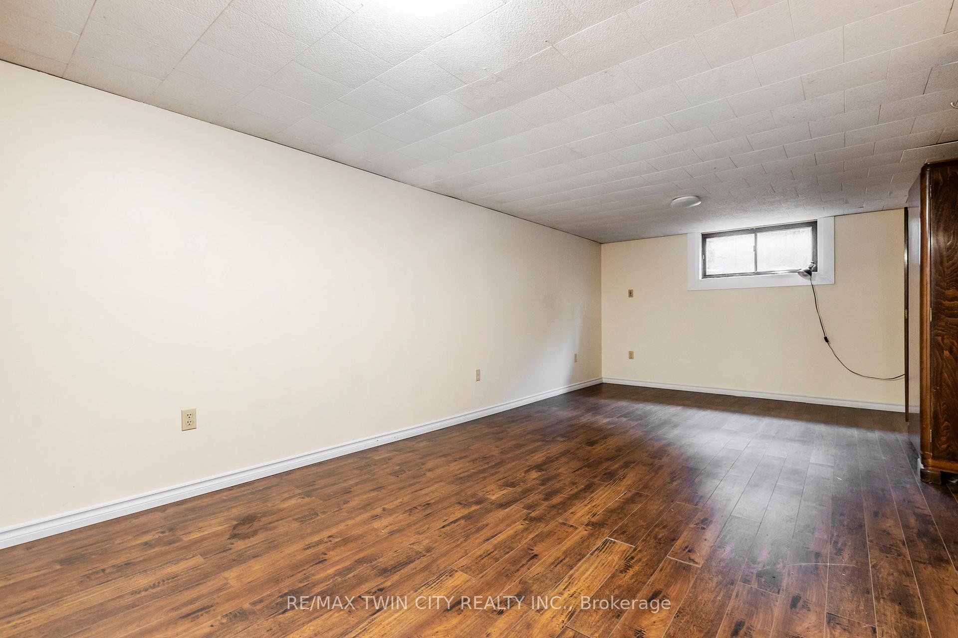 Photo 31 of 413 Carson Drive, Kitchener — HOMEH
