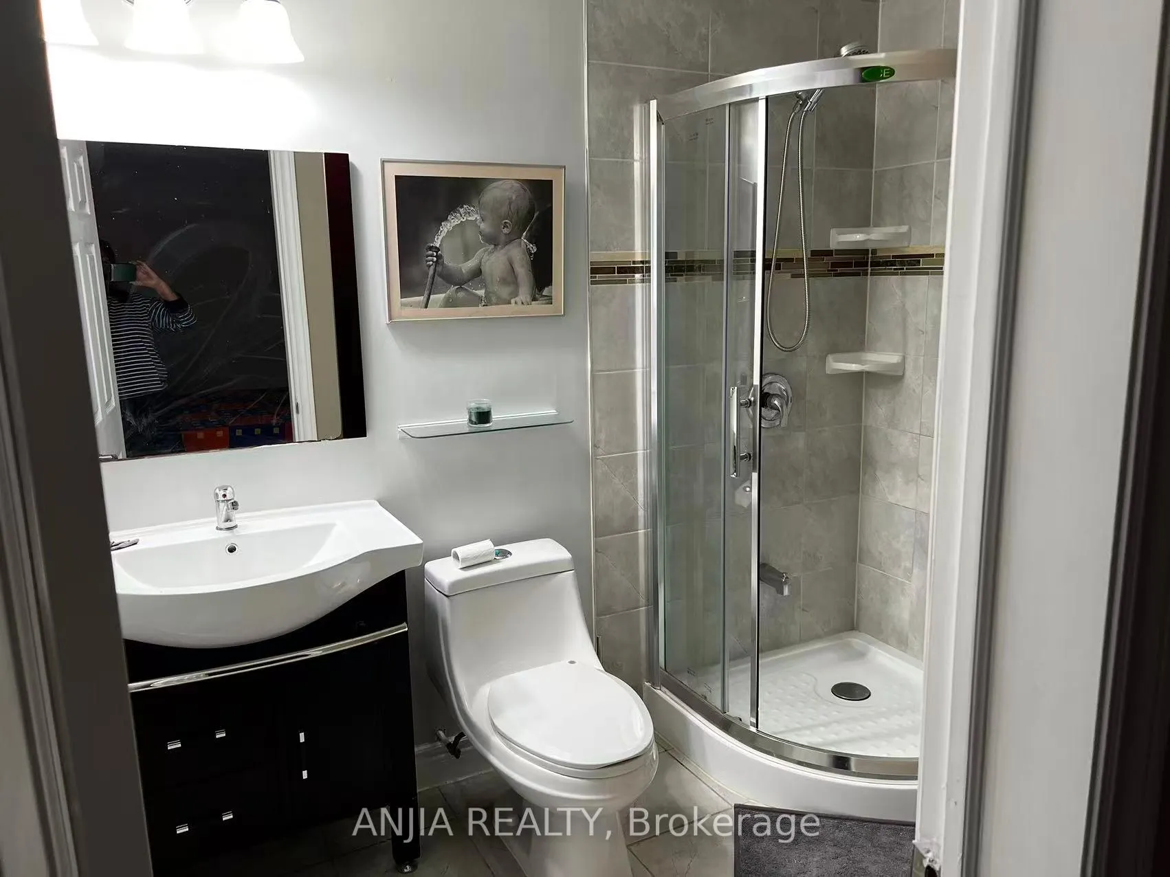 Photo 5 of Unit Bsmt #1, 3441 Sanderling Crescent, Mississauga, Erin Mills — HOMEH