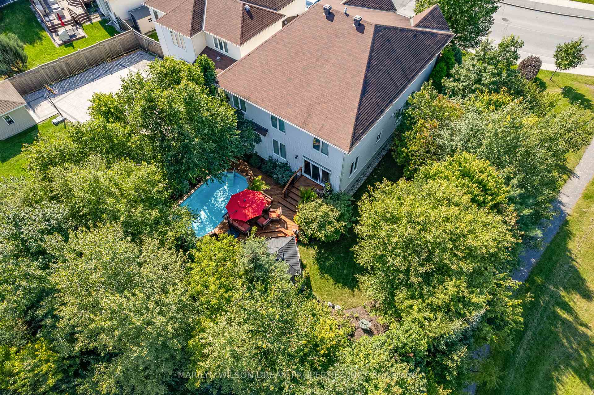 Photo 4 of 1095 Halton Terrace, Ottawa, Kanata - Morgan's Grant/South March — HOMEH