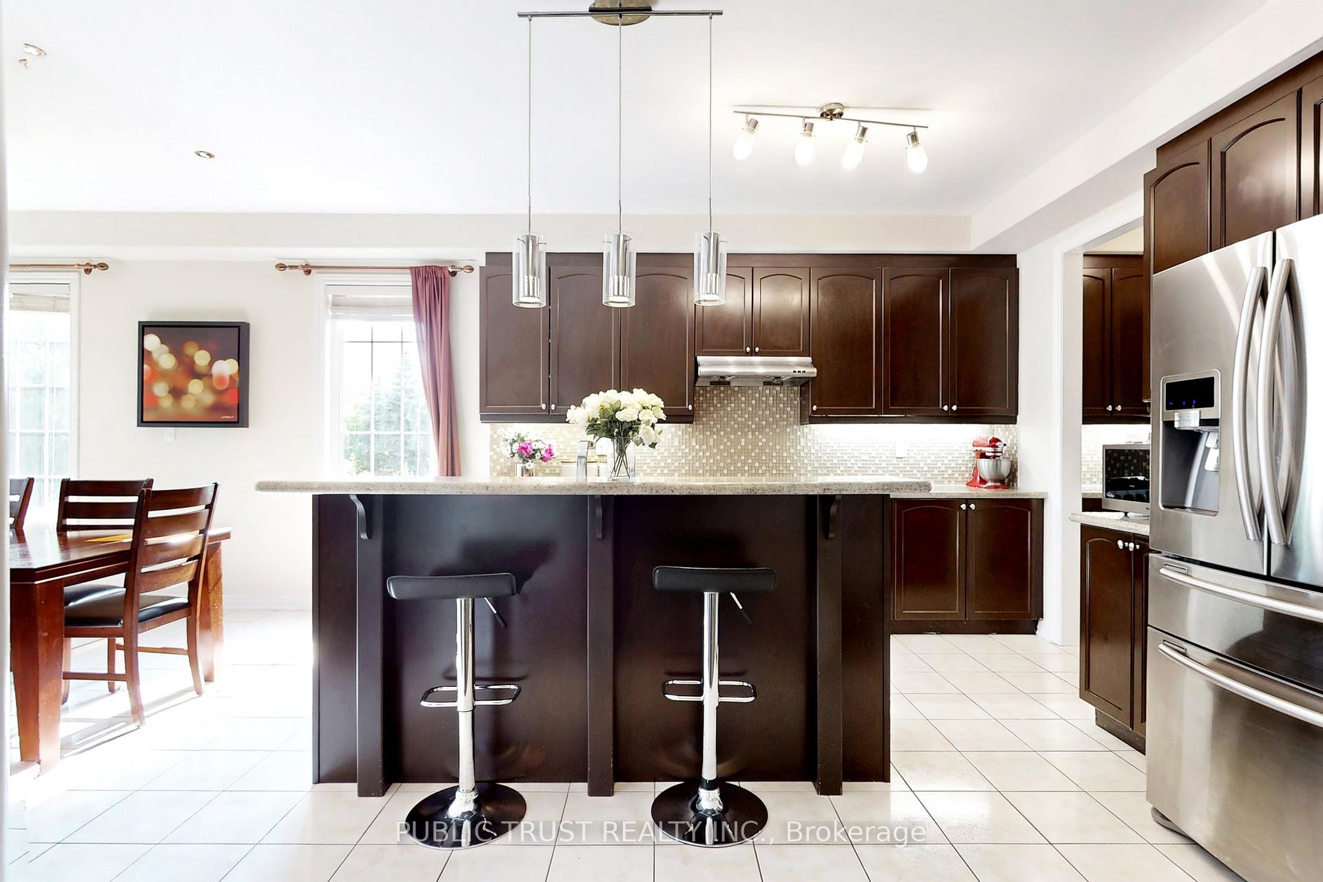 Photo 8 of 54 Pagnello Court, Markham, Box Grove — HOMEH