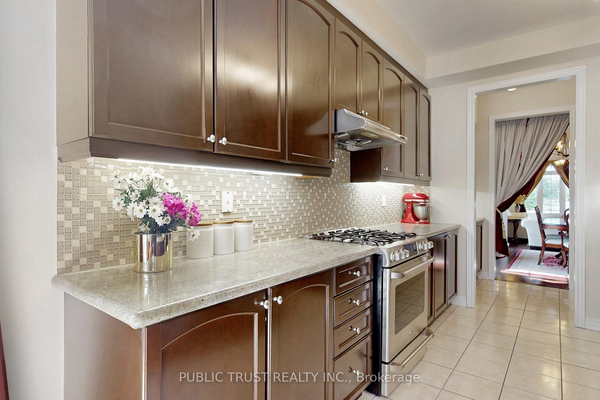 Photo 9 of 54 Pagnello Court, Markham, Box Grove — HOMEH