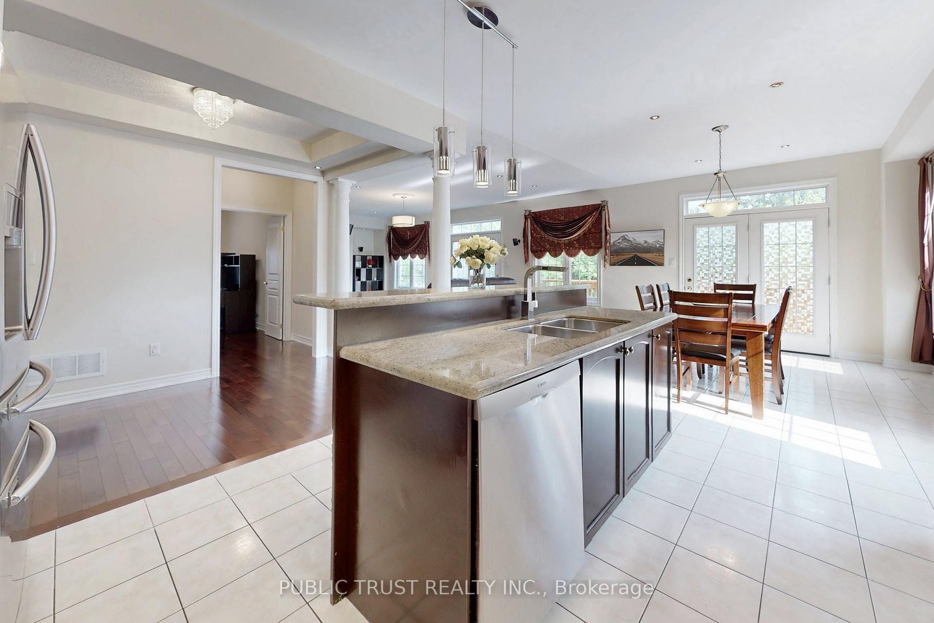 Photo 12 of 54 Pagnello Court, Markham, Box Grove — HOMEH