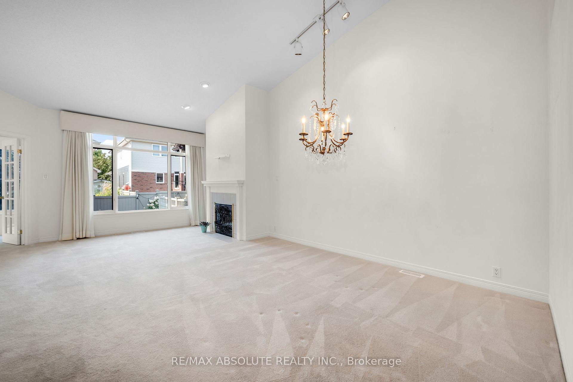 Photo 10 of 87 Waterthrush Crescent, Ottawa, Kanata - Bridlewood — HOMEH