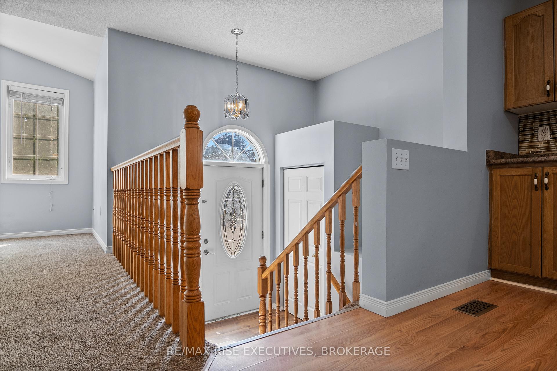 Photo 3 of 1279 Brackenwood Crescent, Kingston, City Northwest — HOMEH