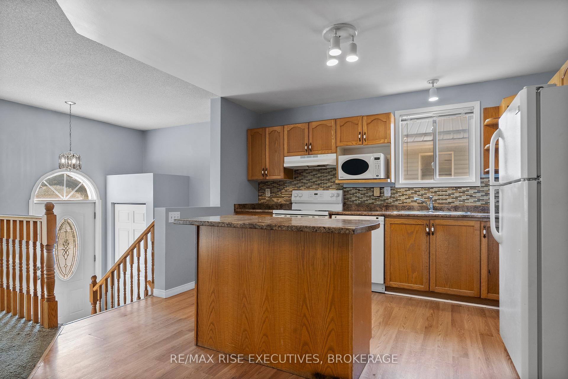 Photo 12 of 1279 Brackenwood Crescent, Kingston, City Northwest — HOMEH
