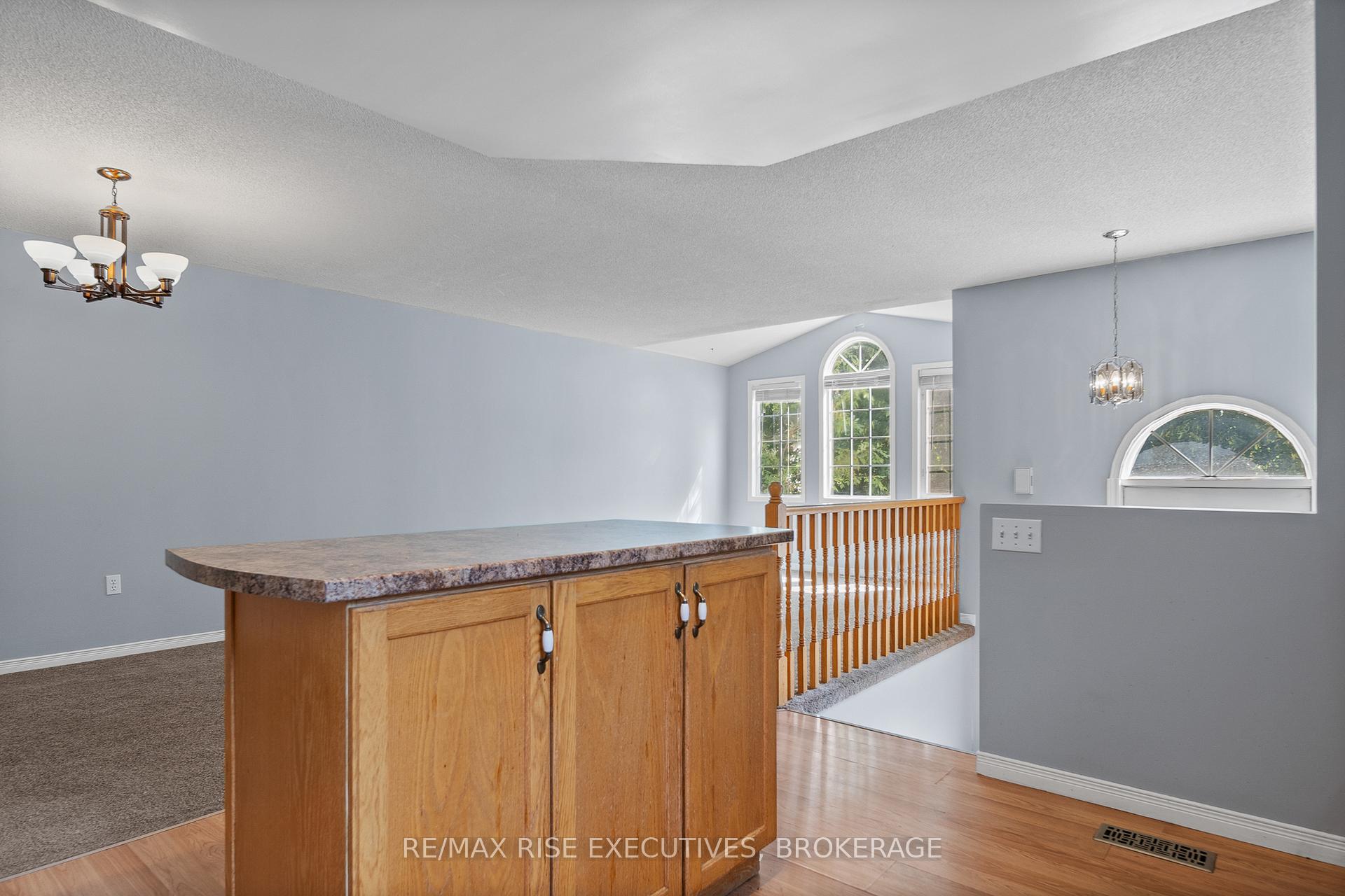 Photo 14 of 1279 Brackenwood Crescent, Kingston, City Northwest — HOMEH
