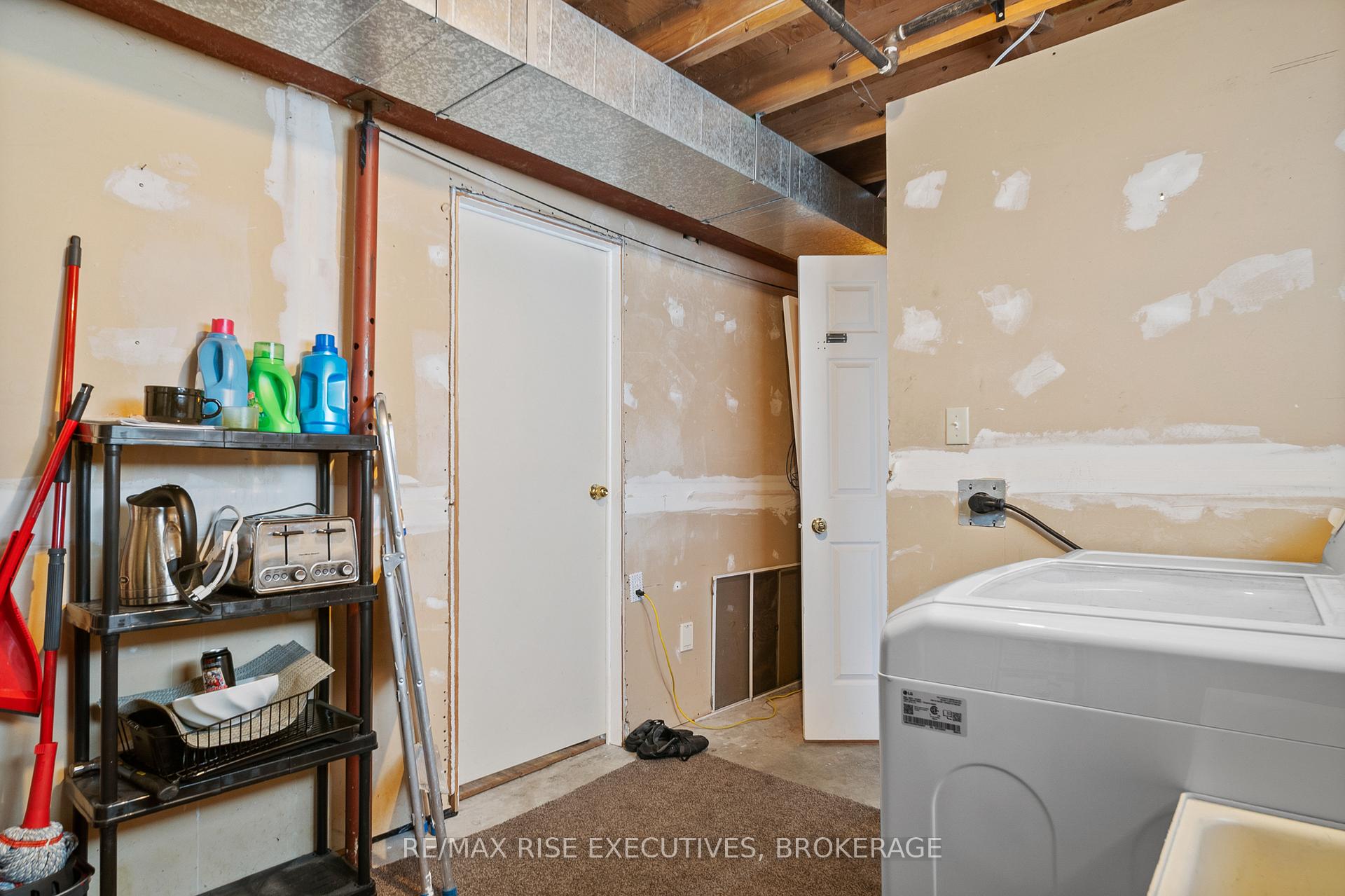 Photo 31 of 1279 Brackenwood Crescent, Kingston, City Northwest — HOMEH