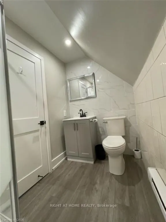 Photo 13 of Unit 4, 526 King Street E, Hamilton, Landsdale — HOMEH