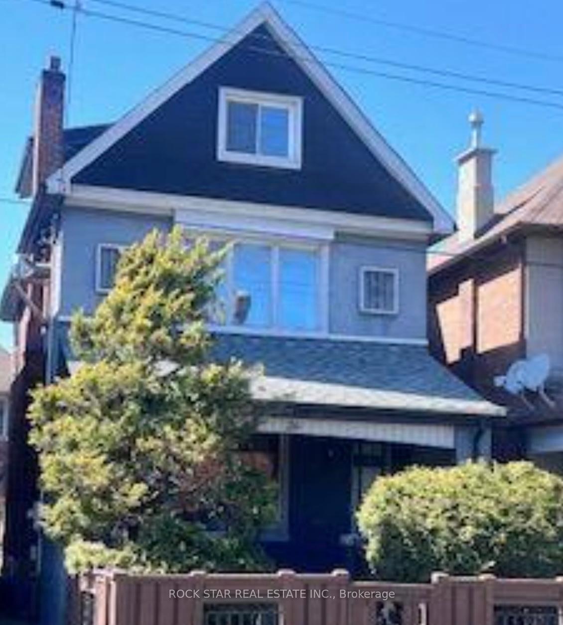 Front of Unit 2, 26 Wentworth Street S