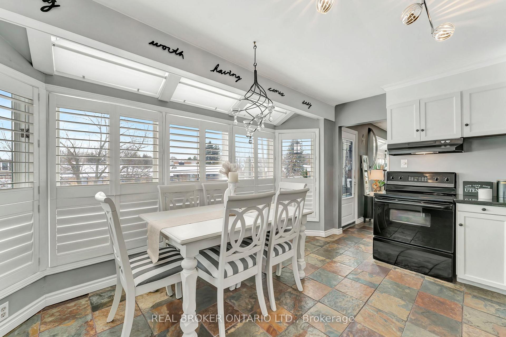 Photo 12 of 924 Union Street, Kitchener — HOMEH