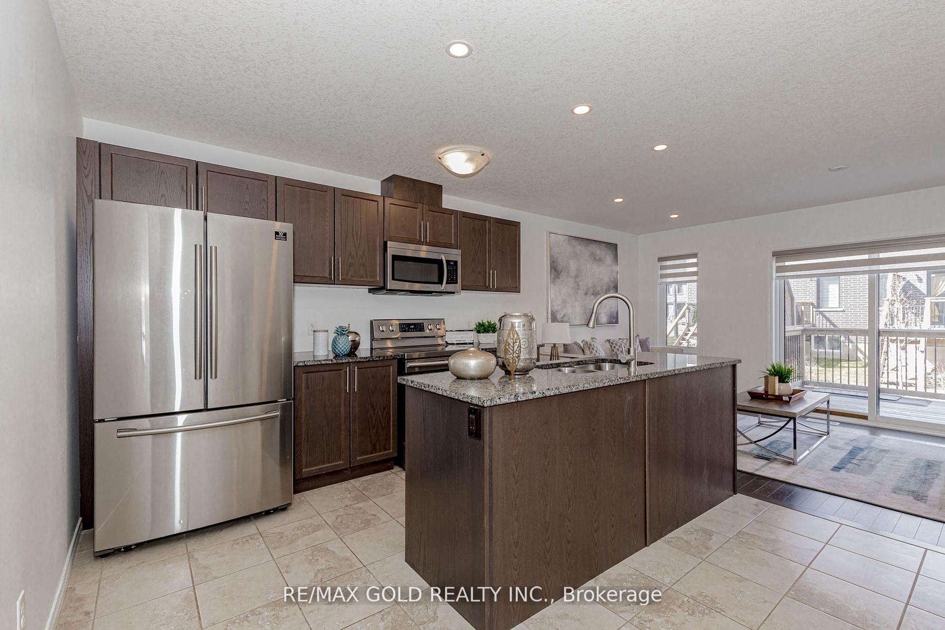 Photo 11 of 508 Woodlea Court, Kitchener, Huron Park — HOMEH