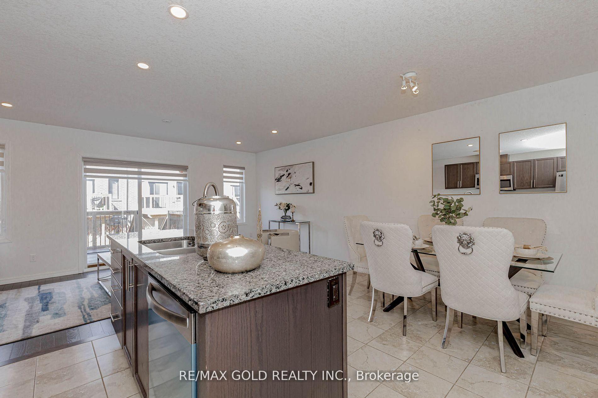 Photo 17 of 508 Woodlea Court, Kitchener, Huron Park — HOMEH