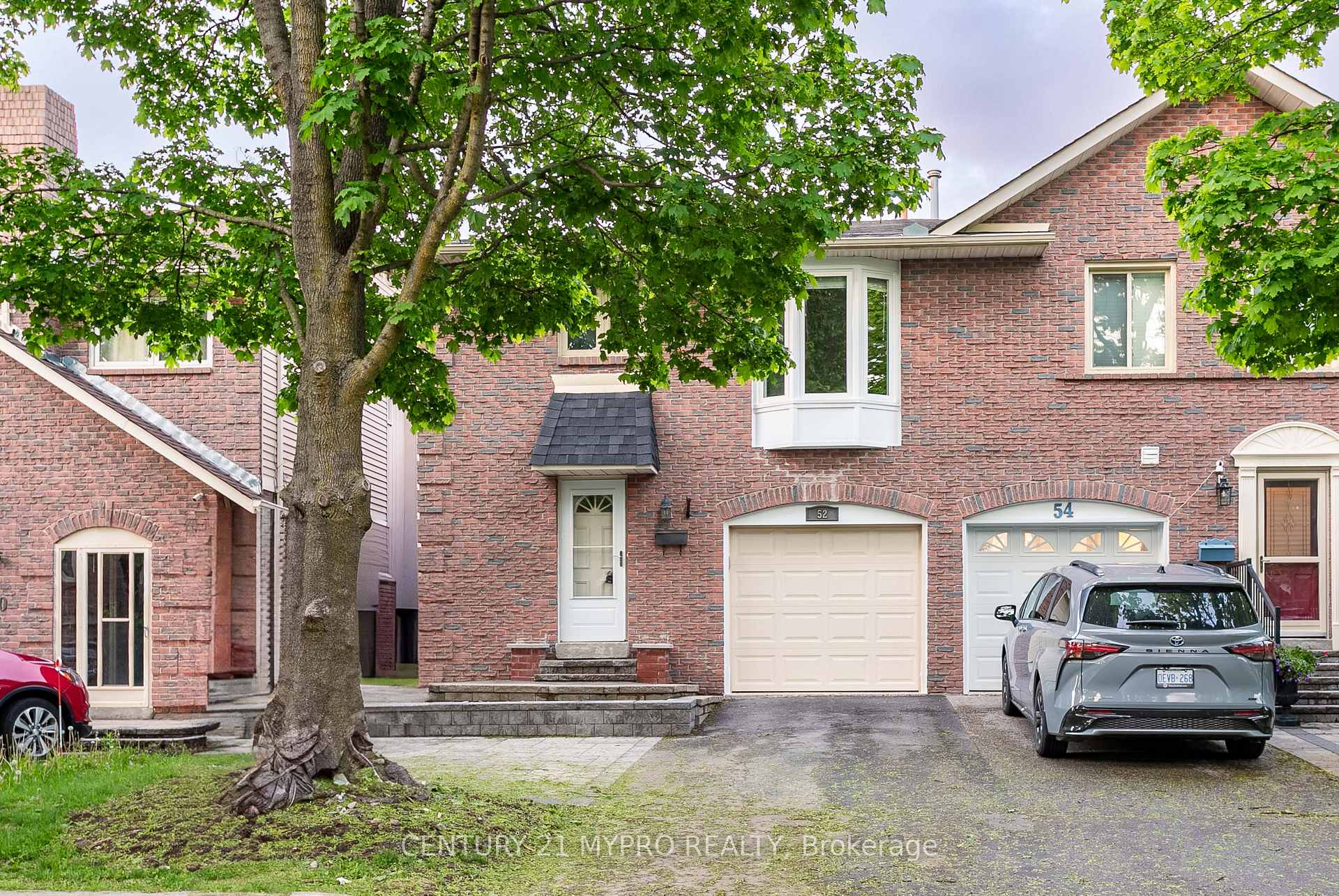 Photo 3 of 52 Foxglove Court, Markham, Unionville — HOMEH