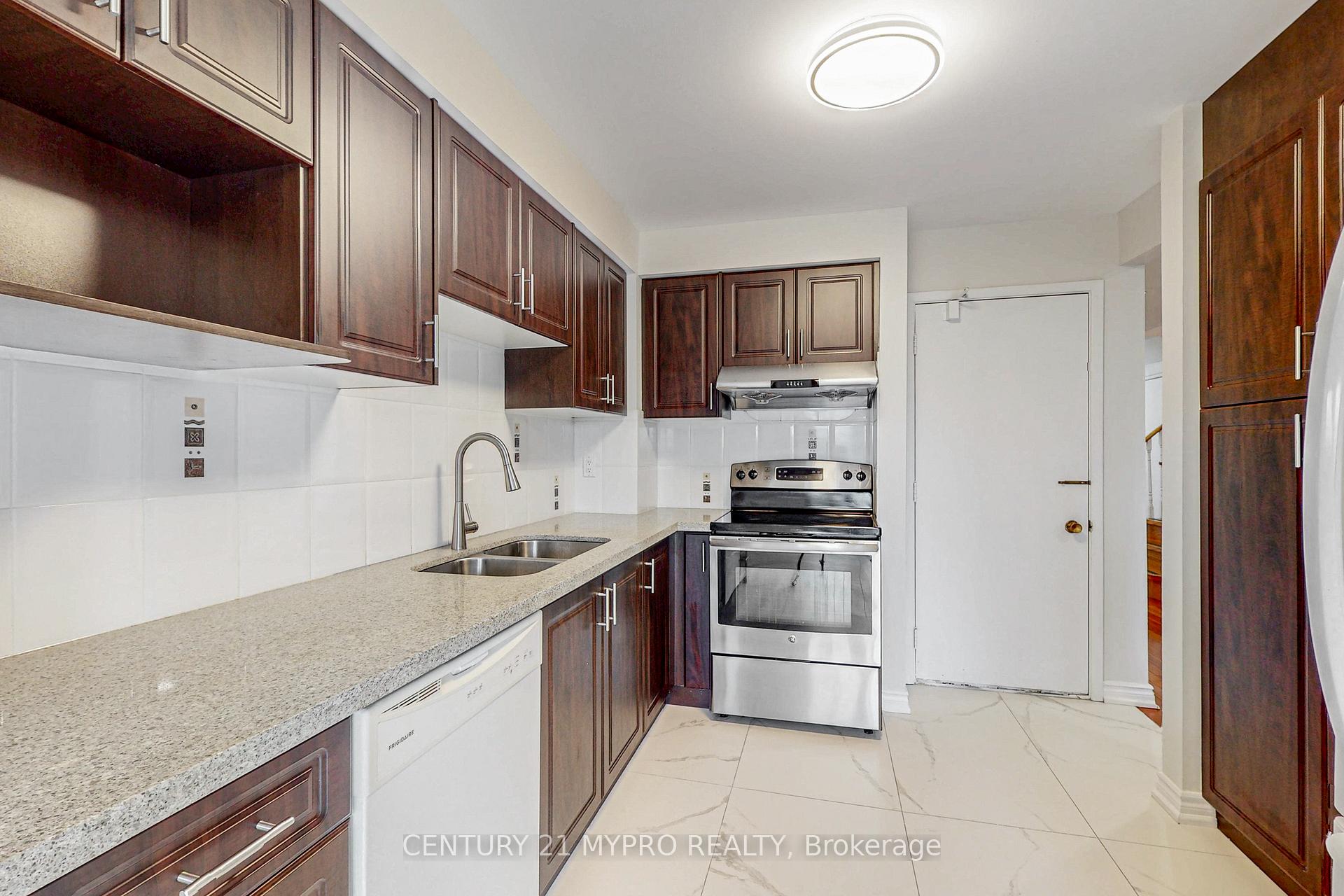 Photo 10 of 52 Foxglove Court, Markham, Unionville — HOMEH