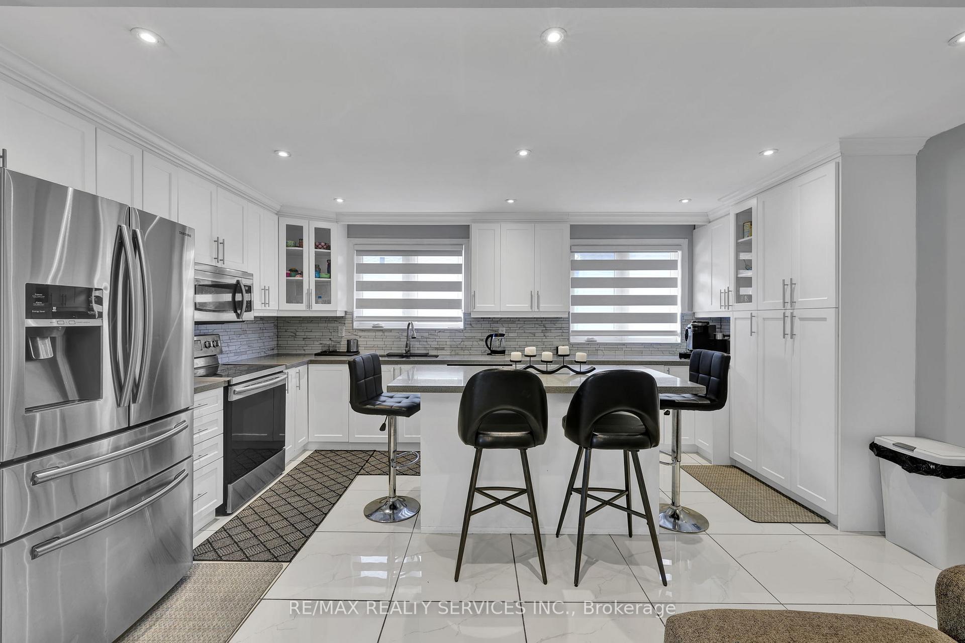 Photo 7 of 728 West 5th Street, Hamilton, Yeoville — HOMEH