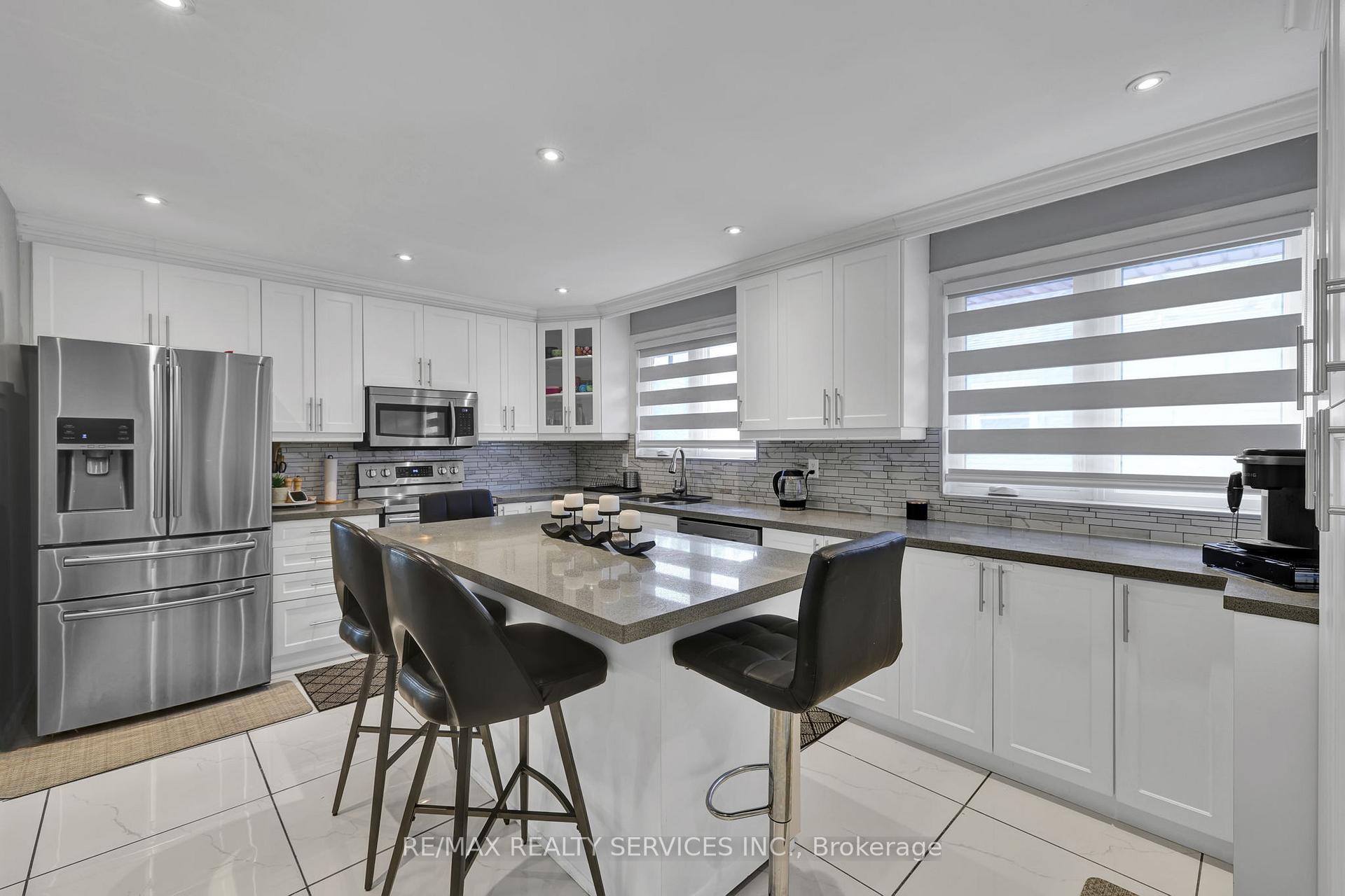 Photo 9 of 728 West 5th Street, Hamilton, Yeoville — HOMEH