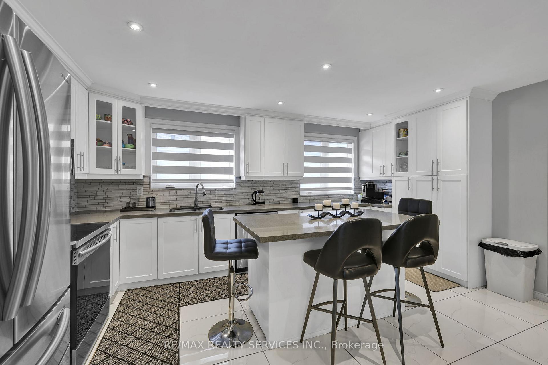 Photo 10 of 728 West 5th Street, Hamilton, Yeoville — HOMEH