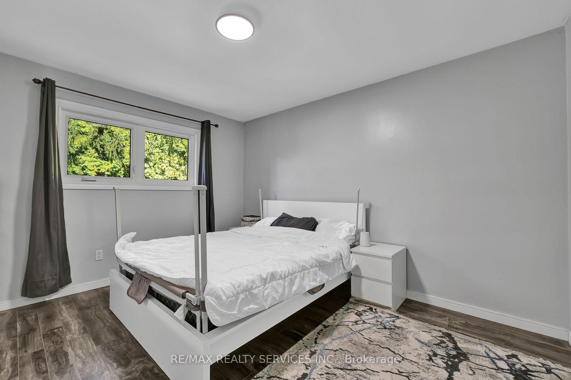 Photo 11 of 728 West 5th Street, Hamilton, Yeoville — HOMEH