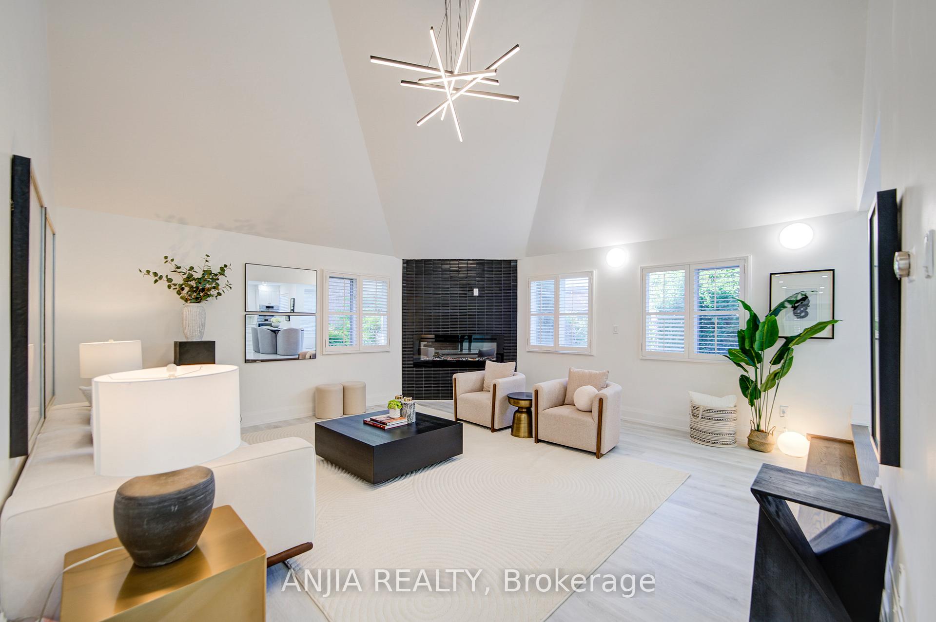 Photo 9 of 78 Corby Road, Markham, Unionville — HOMEH