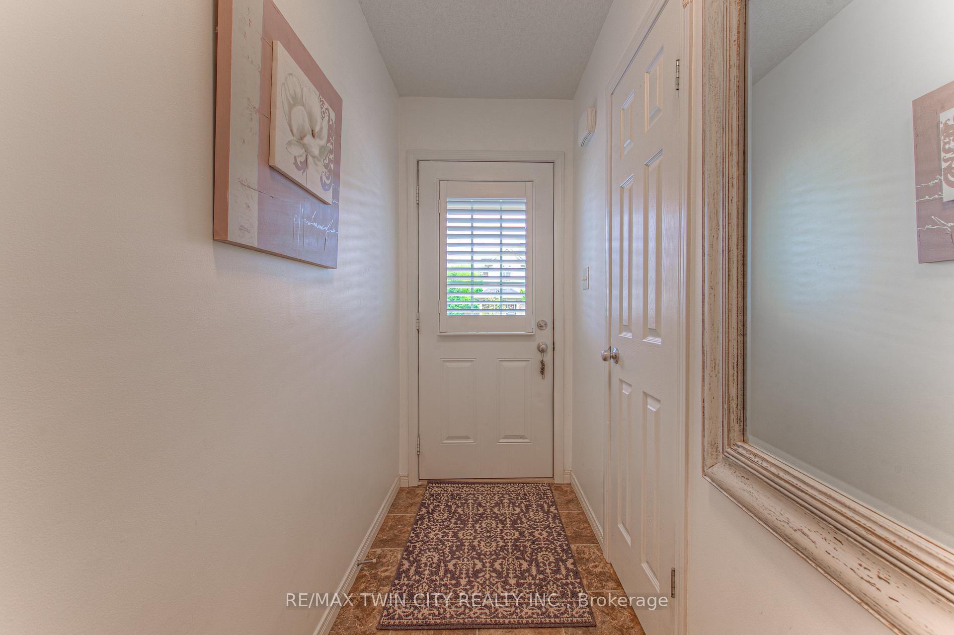 Photo 5 of 513 Beaumont Crescent, Kitchener — HOMEH