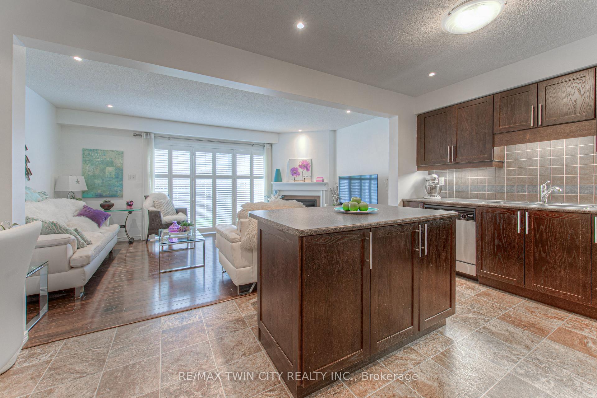 Photo 7 of 513 Beaumont Crescent, Kitchener — HOMEH