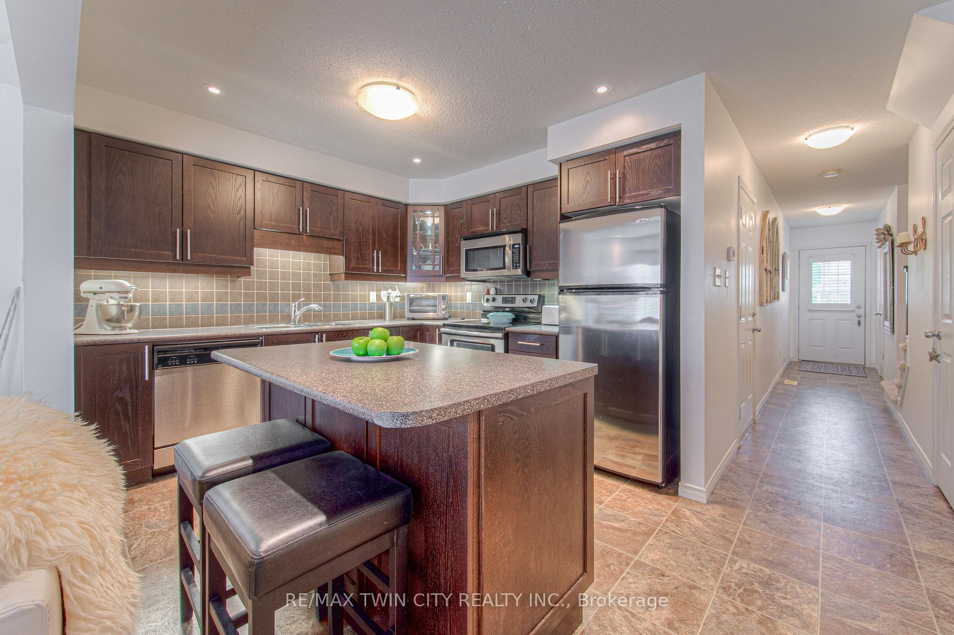 Photo 8 of 513 Beaumont Crescent, Kitchener — HOMEH