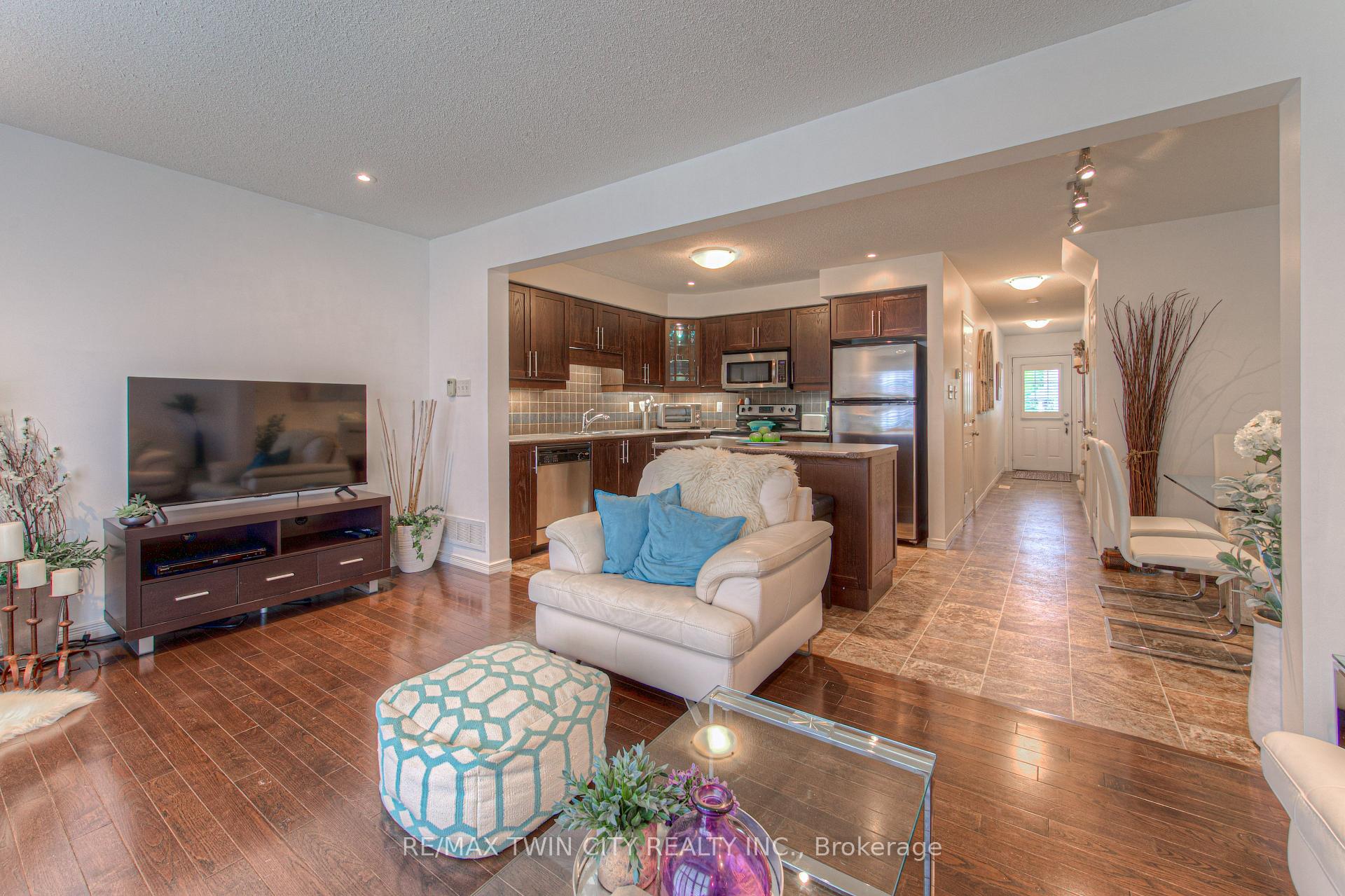 Photo 14 of 513 Beaumont Crescent, Kitchener — HOMEH
