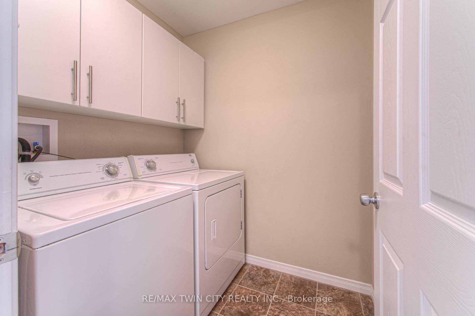Photo 28 of 513 Beaumont Crescent, Kitchener — HOMEH