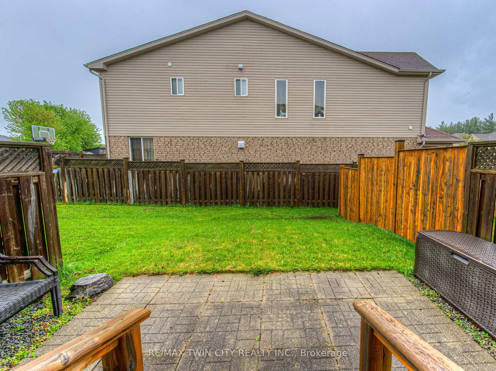 Photo 29 of 513 Beaumont Crescent, Kitchener — HOMEH