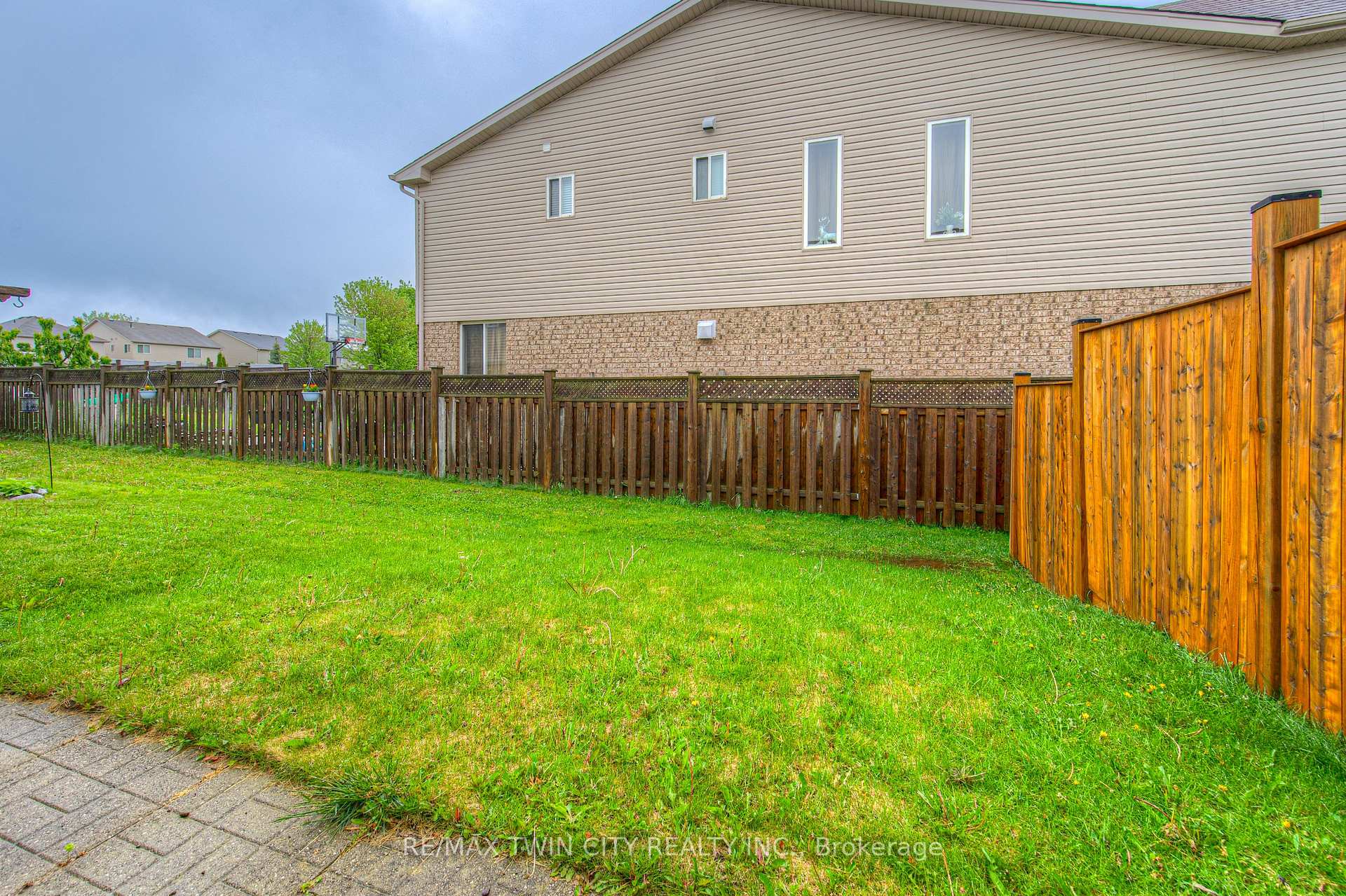Photo 30 of 513 Beaumont Crescent, Kitchener — HOMEH