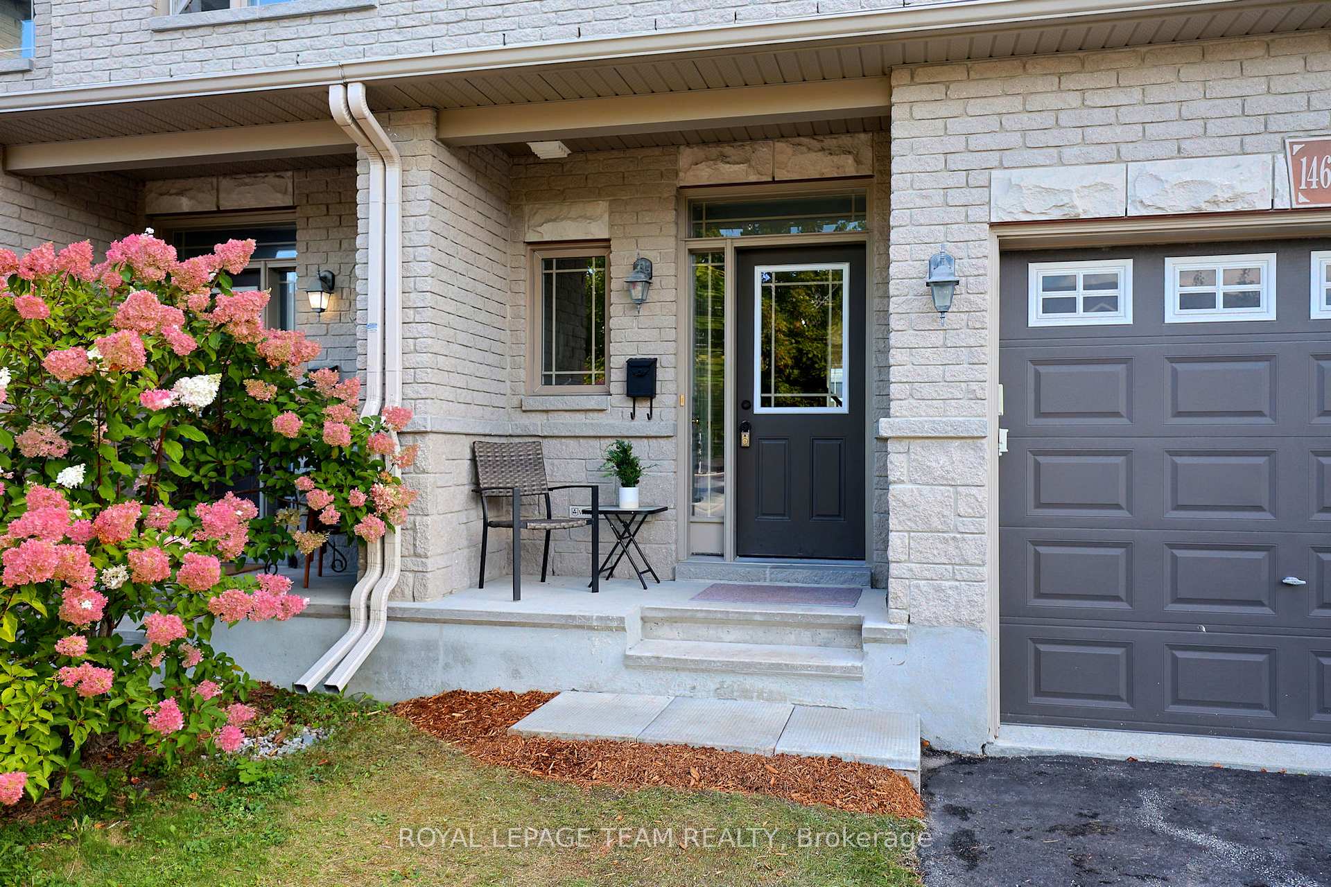 Photo 2 of 1464 Carronbridge Circle, Ottawa, Kanata - Emerald Meadows/Trailwest — HOMEH