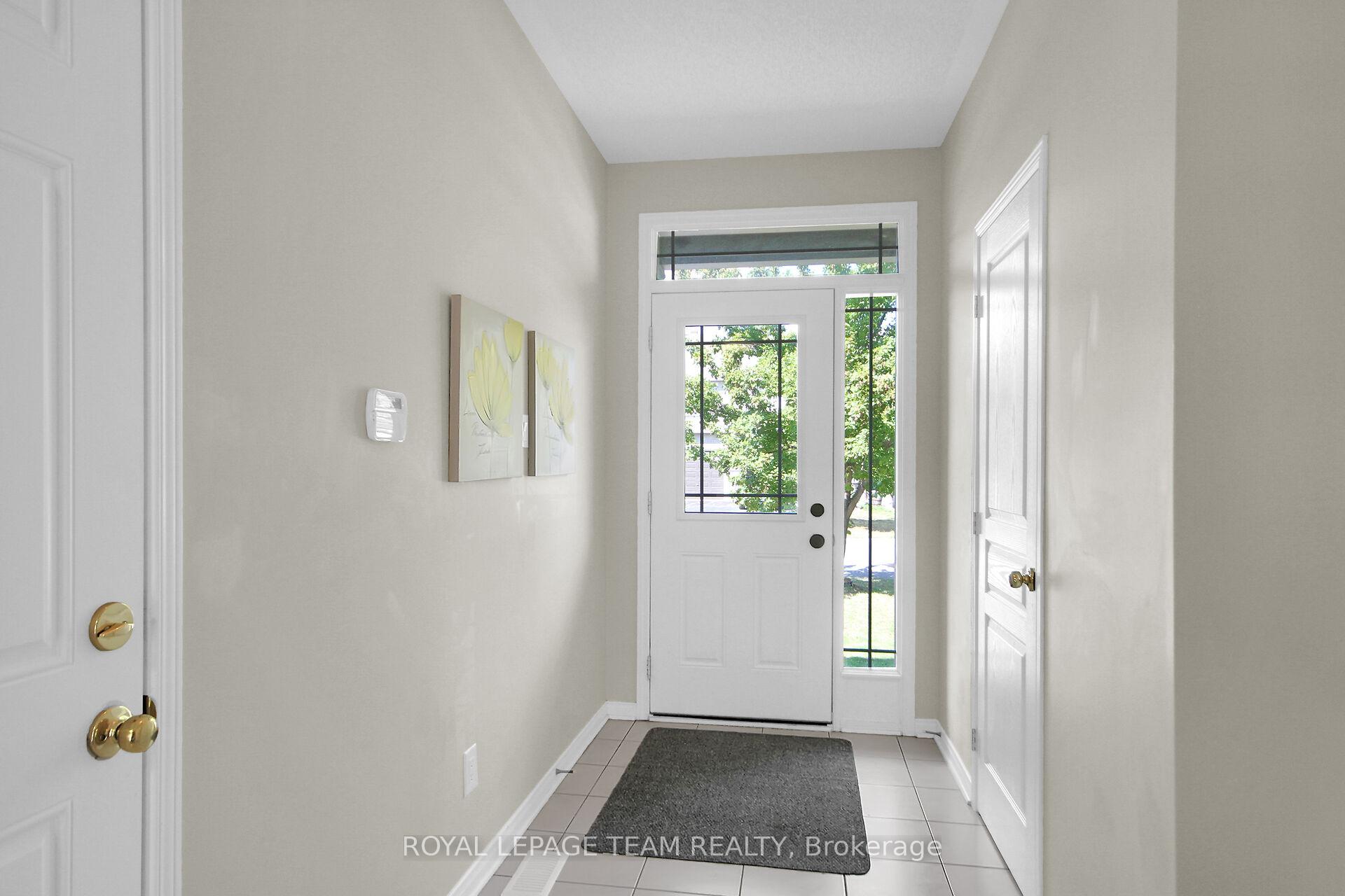 Photo 3 of 1464 Carronbridge Circle, Ottawa, Kanata - Emerald Meadows/Trailwest — HOMEH