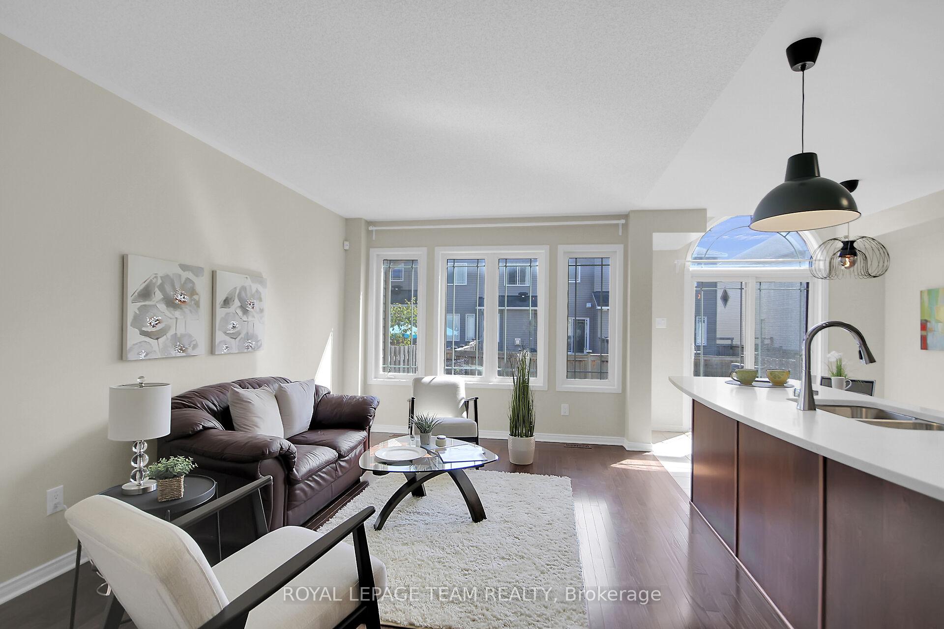 Photo 5 of 1464 Carronbridge Circle, Ottawa, Kanata - Emerald Meadows/Trailwest — HOMEH