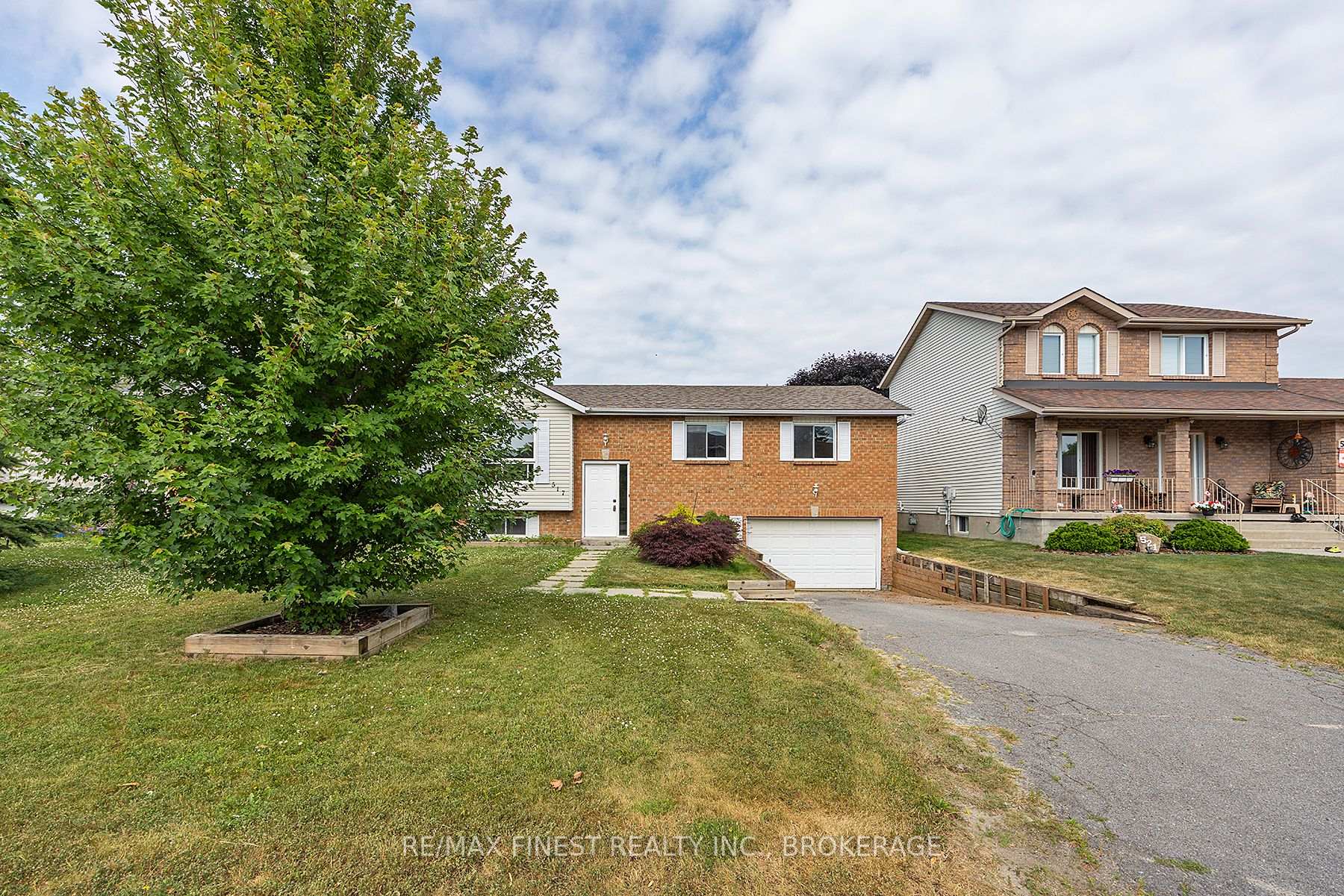 Photo 2 of 517 Citation Crescent, Kingston, City Southwest — HOMEH
